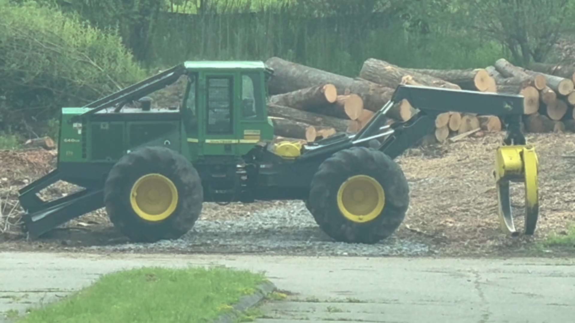 Tree dragger